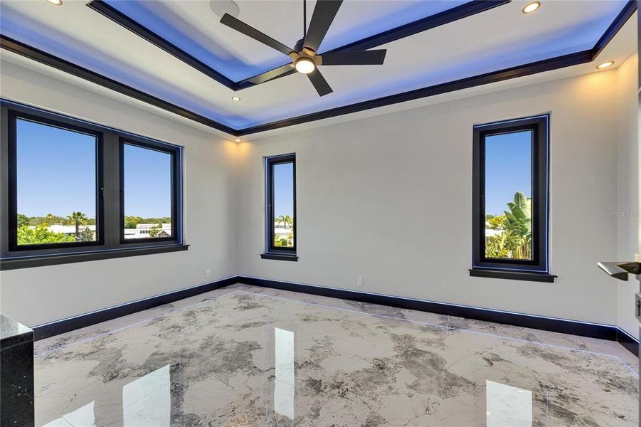 Spacious, unfurnished interior of a new home in , Apollo Beach (Image 38).