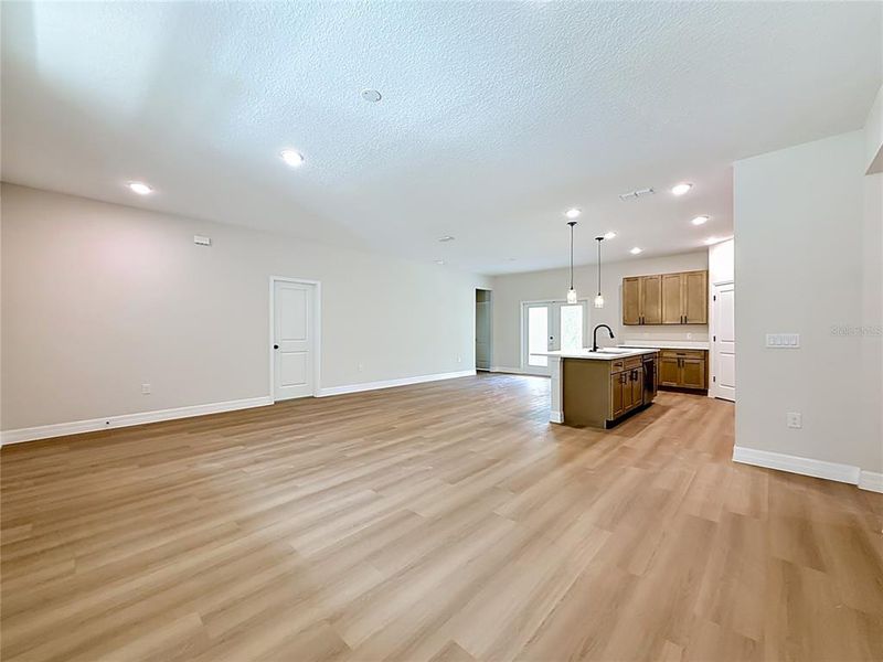 Spacious, unfurnished interior of a new home in , Eustis (Image 22).