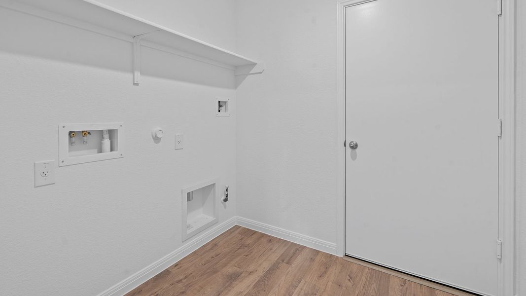 Spacious, unfurnished interior of a new home in Carillon, Manor (Image 27). Spacious, unfurnished interior of a new home in Carillon, Manor (Image 27).