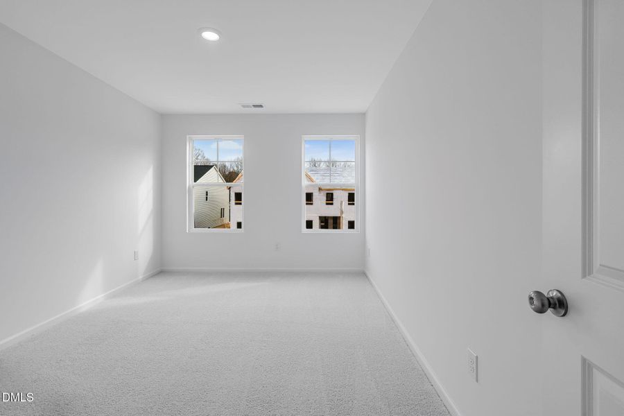 SUN_Everlee_Pic_CarsonII_QMI_237_Bed2_1o