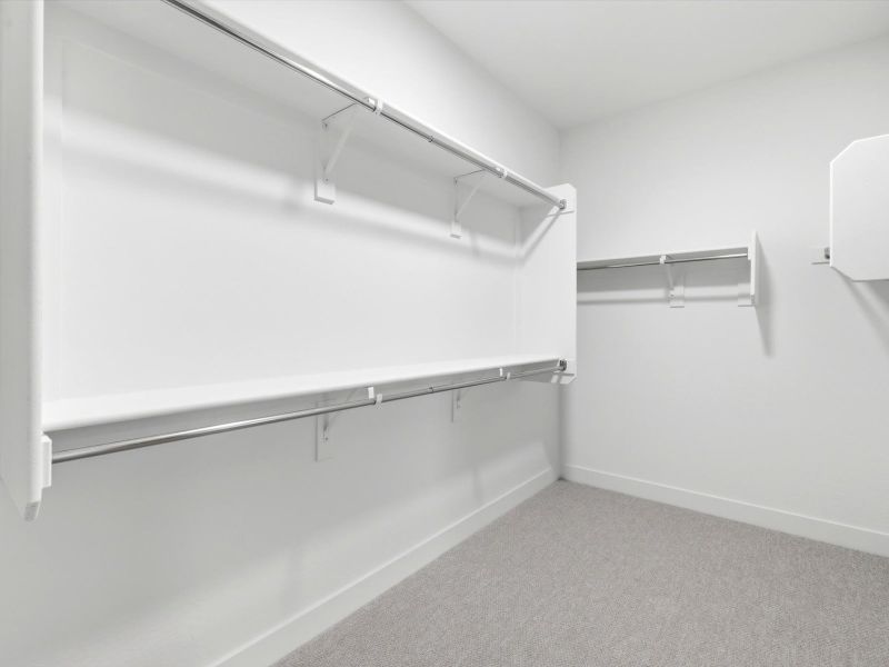 Spacious, unfurnished interior of a new home in Legacy Place, Glendale (Image 18).