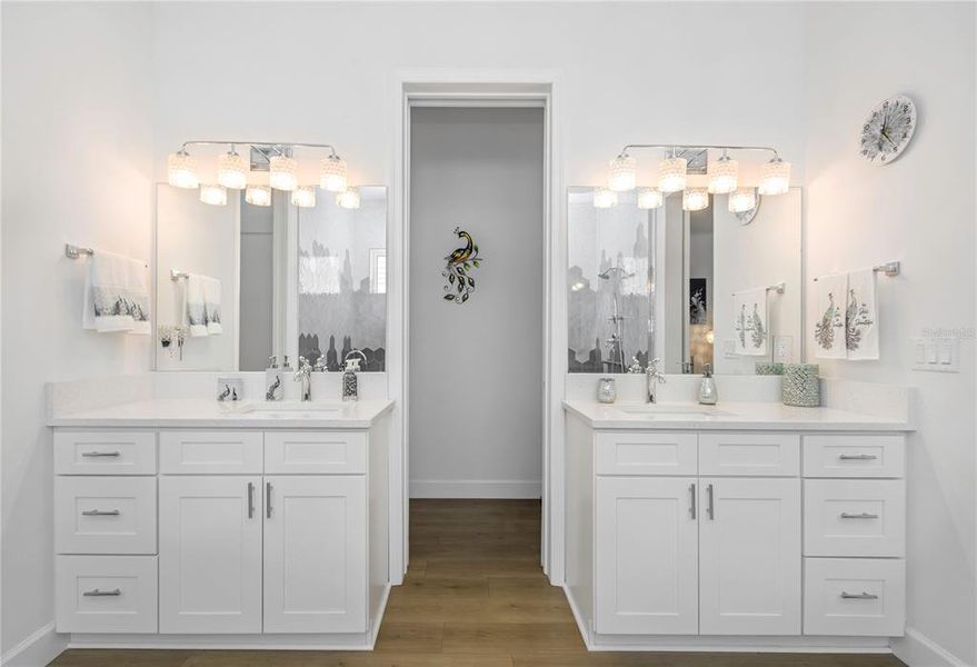 Furnished interior view inside a new home in , Tarpon Springs (Image 6).