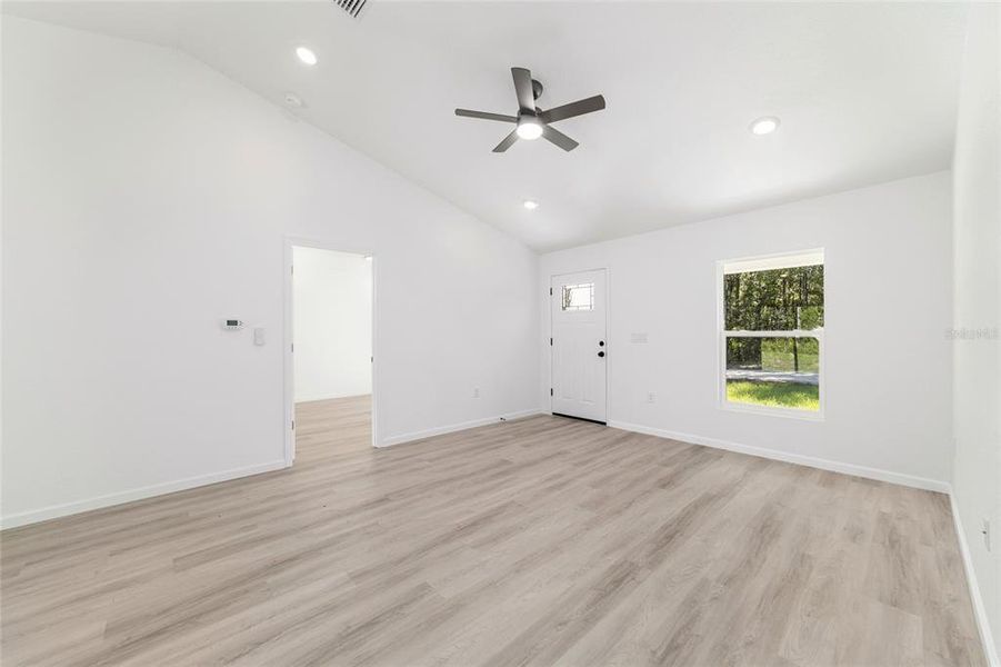 Spacious, unfurnished interior of a new home in , Ocala (Image 34).