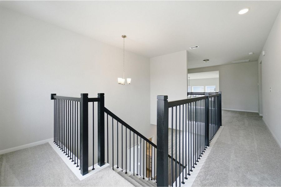 Spacious, unfurnished interior of a new home in Ashland, Texas City (Image 23).
