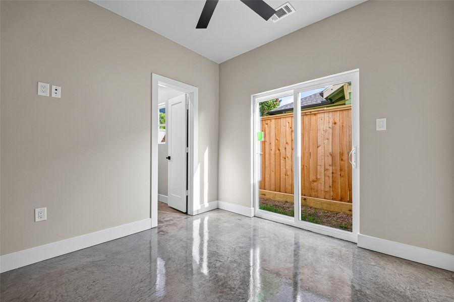 Spacious, unfurnished interior of a new home in , Houston (Image 18).