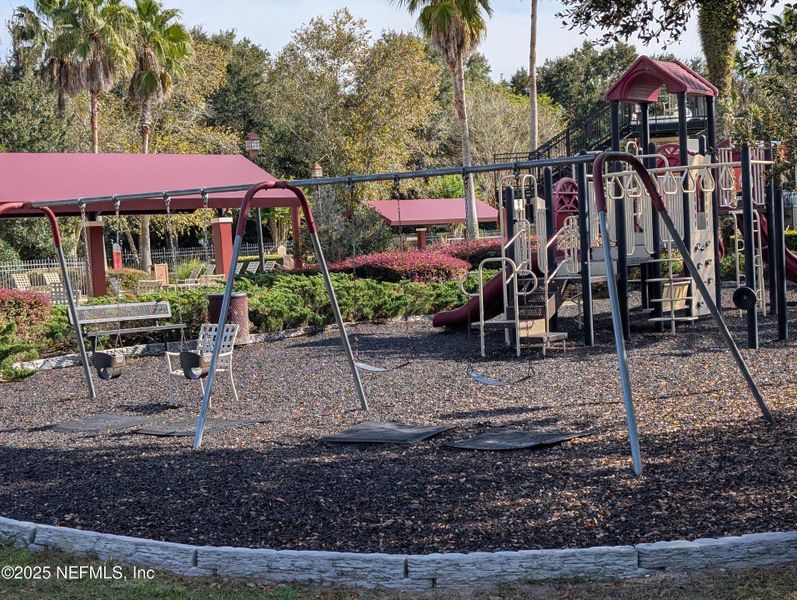 Community amenities in Shadow Crest at Rolling Hills, Green Cove Springs (Image 40).