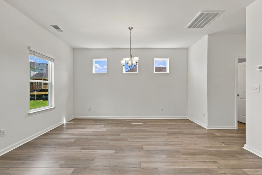 Spacious, unfurnished interior of a new home in The Oaks, Clarksville (Image 18).