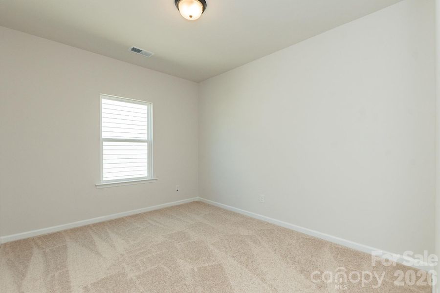 Spacious, unfurnished interior of a new home in Sunset Meadows, Charlotte (Image 26).