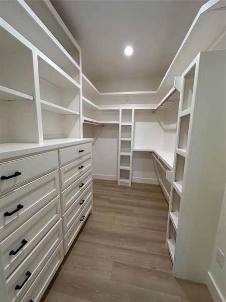 Spacious, unfurnished interior of a new home in , Abilene (Image 27).