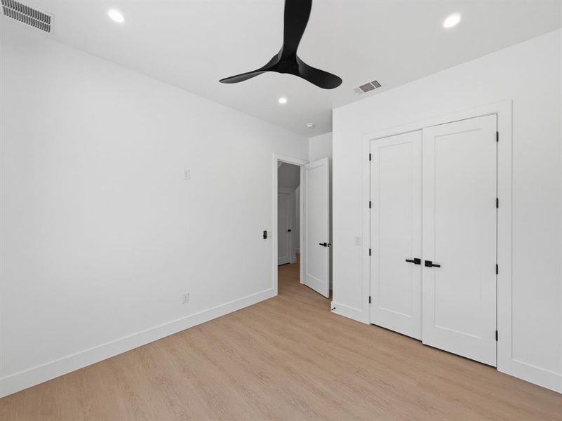 Spacious, unfurnished interior of a new home in , Graford (Image 14).