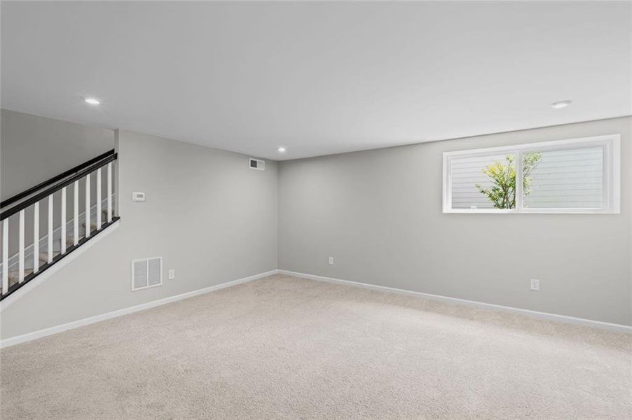 Spacious, unfurnished interior of a new home in Villas at Gold Creek, Dawsonville (Image 17).