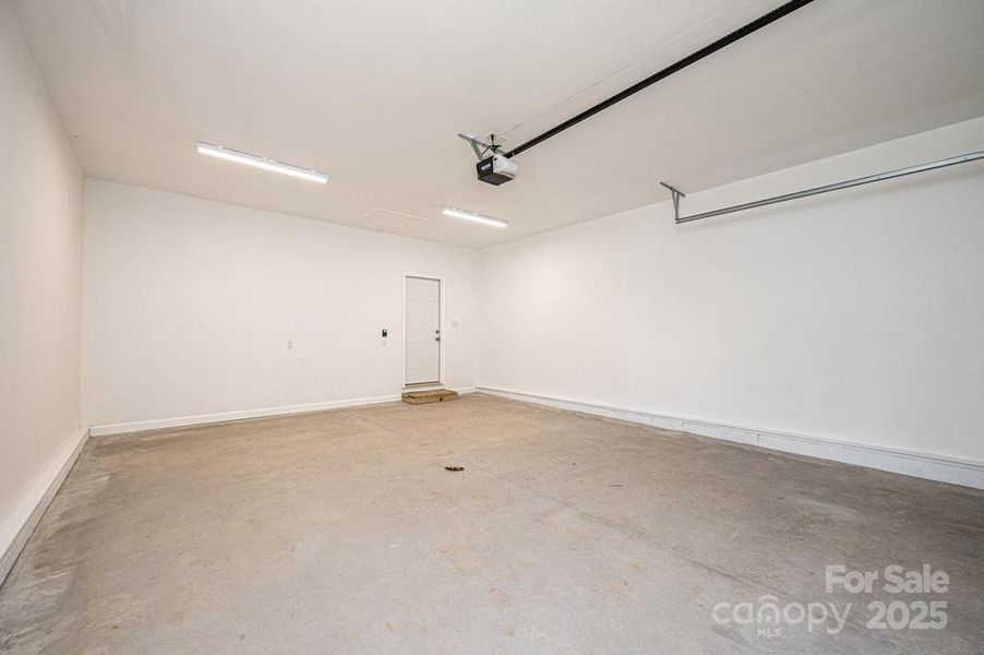 Spacious, unfurnished interior of a new home in , Hickory (Image 12).