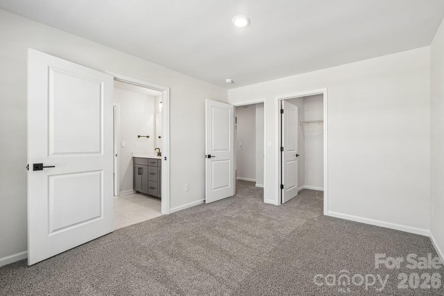 Spacious, unfurnished interior of a new home in Sylvan Creek, Denver (Image 25). Spacious, unfurnished interior of a new home in Sylvan Creek, Denver (Image 25).