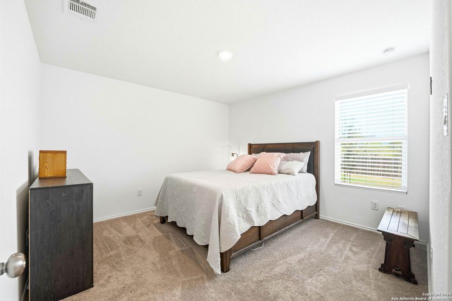 Furnished interior view inside a new home in Lodi Grove, Floresville (Image 5).