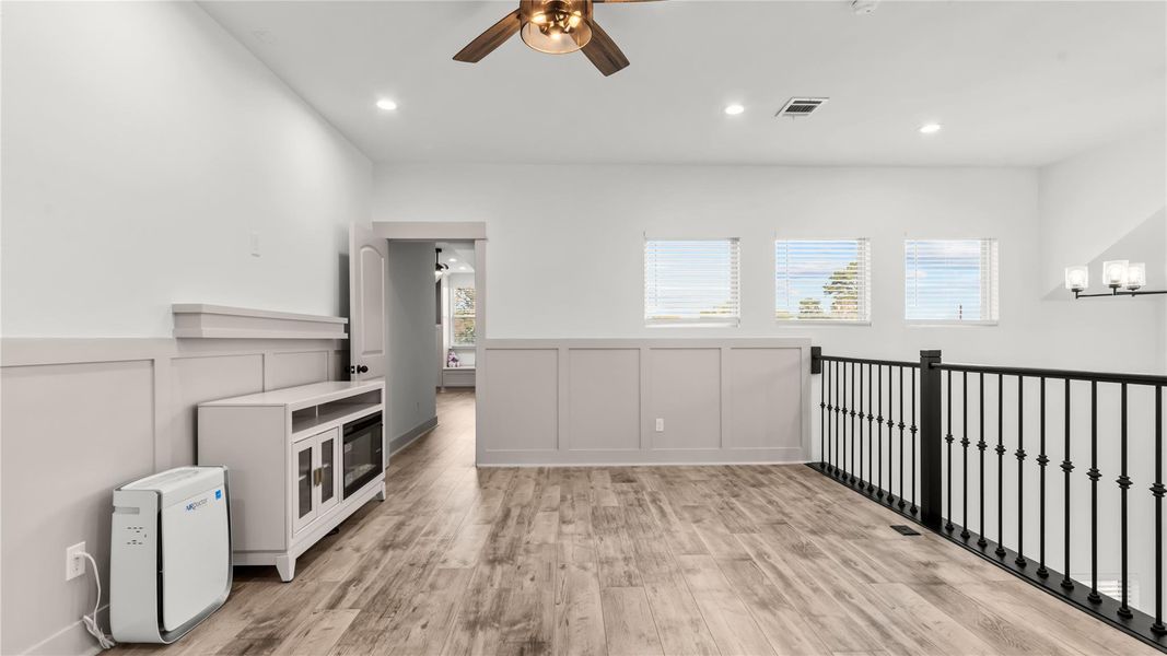 Furnished interior view inside a new home in , Tomball (Image 31).