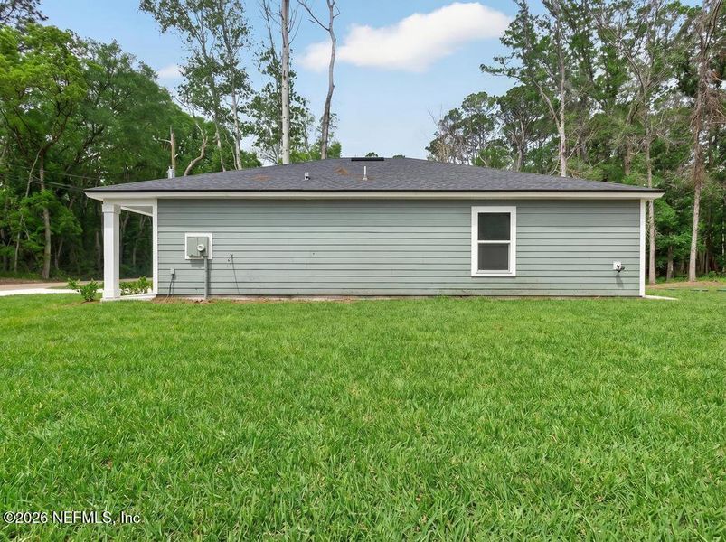 Exterior details and patio area of a home in , Jacksonville (Image 34).