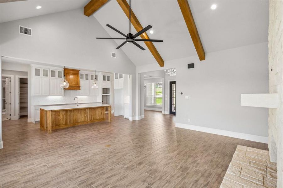 Spacious, unfurnished interior of a new home in , Weatherford (Image 22). Spacious, unfurnished interior of a new home in , Weatherford (Image 22).