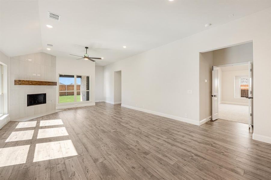 Spacious, unfurnished interior of a new home in Hulen Trails Classic 50, Fort Worth (Image 28). Spacious, unfurnished interior of a new home in Hulen Trails Classic 50, Fort Worth (Image 28).