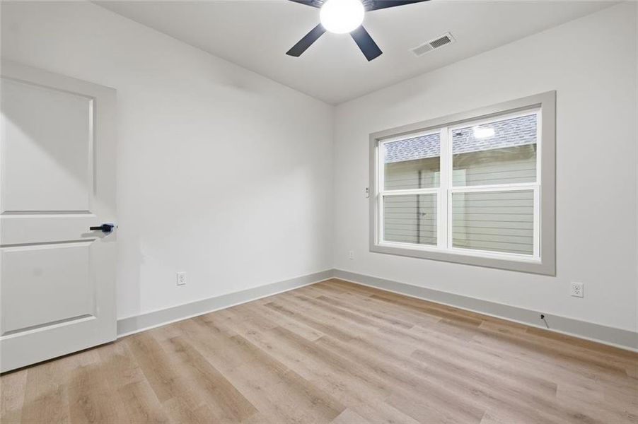 Spacious, unfurnished interior of a new home in , Athens (Image 24).