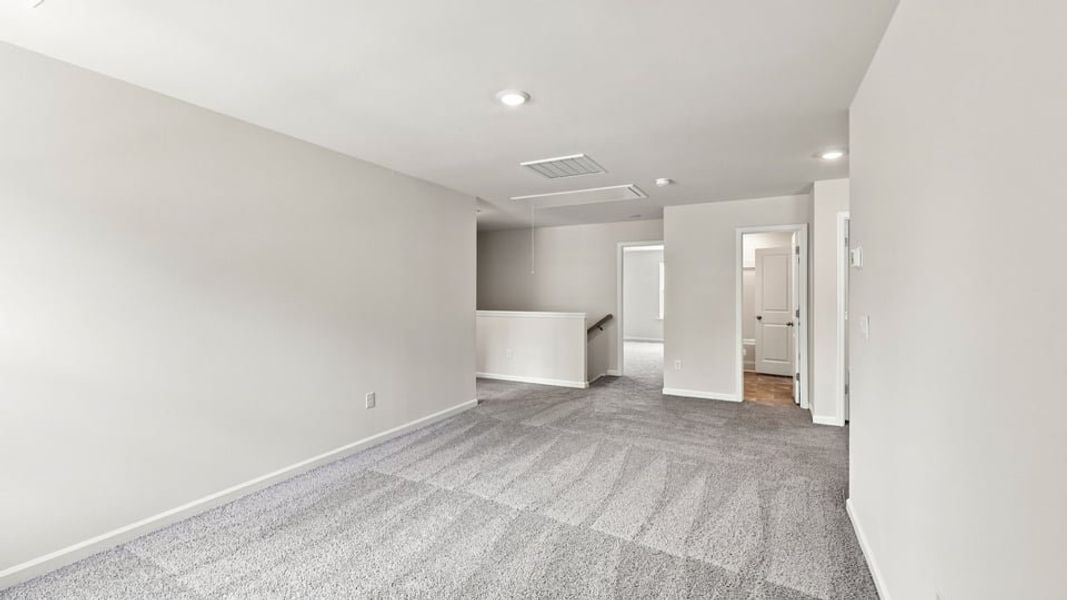 Spacious, unfurnished interior of a new home in Hunters Ridge, Woodruff (Image 29).
