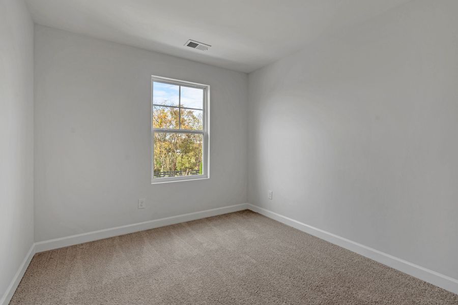 Spacious, unfurnished interior of a new home in Anderson Park, Hendersonville (Image 21).