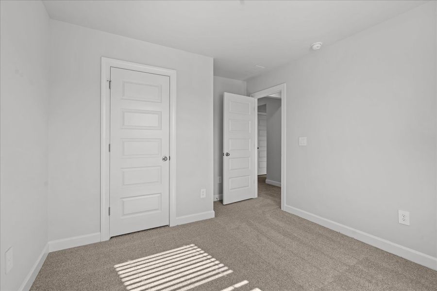 Spacious, unfurnished interior of a new home in Creek Ridge - Heritage Collection, Spartanburg (Image 17).