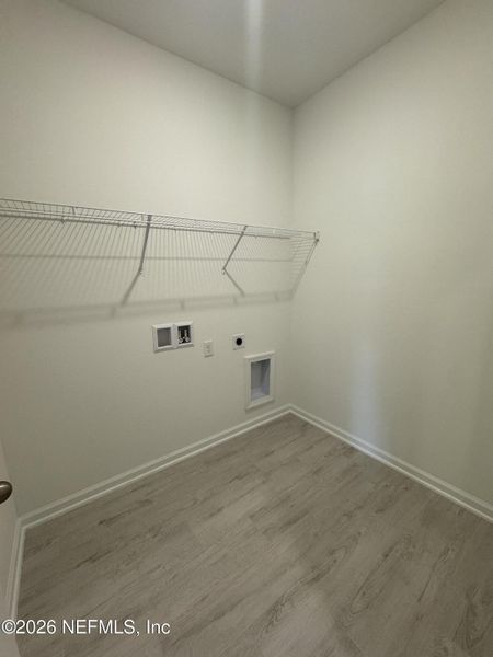 Spacious, unfurnished interior of a new home in Hyland Trail, Green Cove Springs (Image 30).