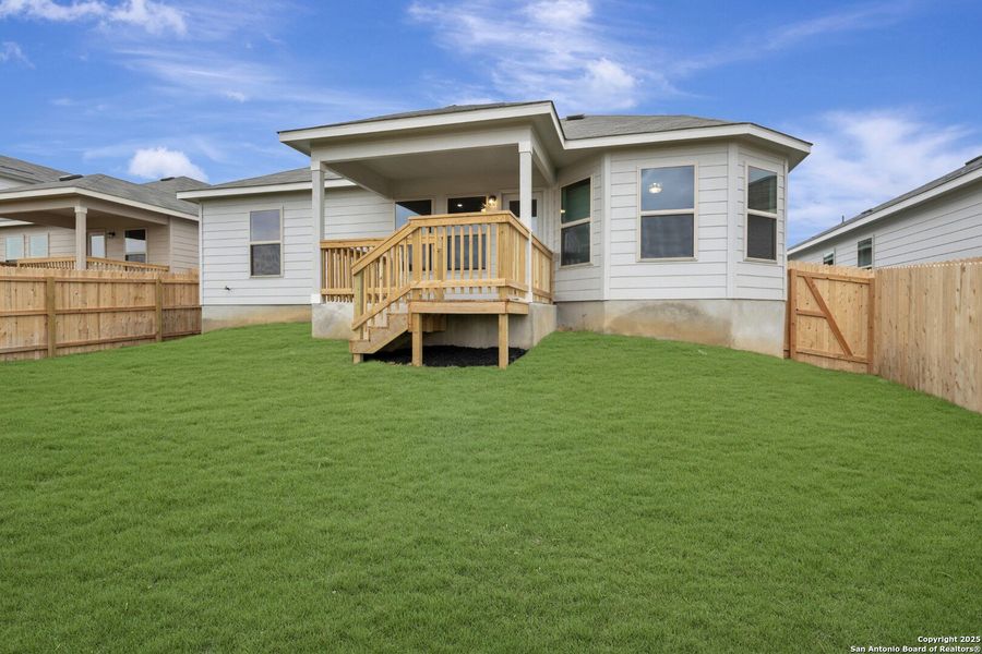 Exterior details and patio area of a home in Paloma Park, Converse (Image 22).