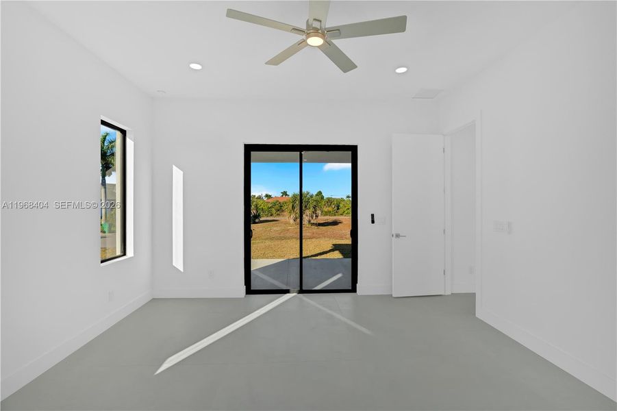 Spacious, unfurnished interior of a new home in , Port Charlotte (Image 46).