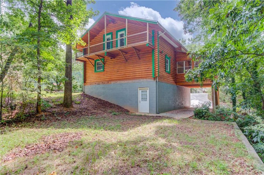 Exterior details and patio area of a home in , Gainesville (Image 16).