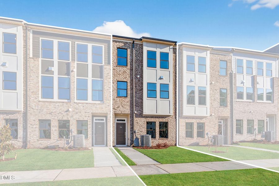 3-web-or-mls-DSC03033-Townhome Spotlight 3-web-or-mls-DSC03033-Townhome Spotlight