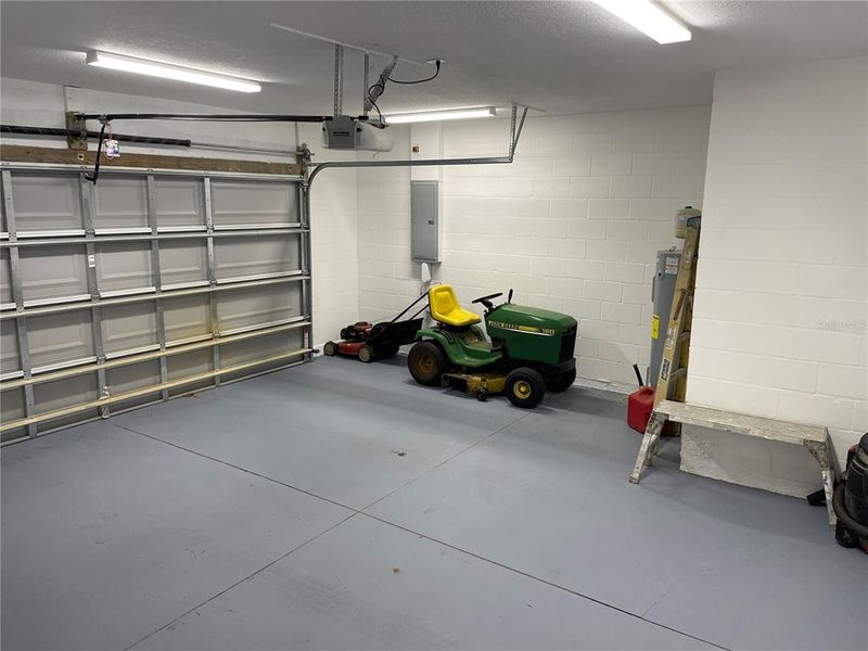 Spacious, unfurnished interior of a new home in , Brooksville (Image 14).