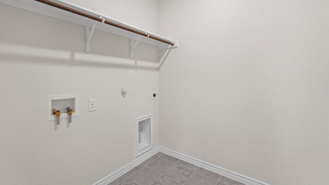 Spacious, unfurnished interior of a new home in Elevon, Lavon (Image 13).