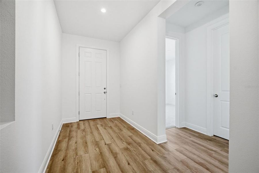 Spacious, unfurnished interior of a new home in Waterset, Apollo Beach (Image 28). Spacious, unfurnished interior of a new home in Waterset, Apollo Beach (Image 28).