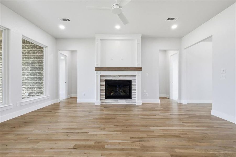 Spacious, unfurnished interior of a new home in , Mesquite (Image 26).
