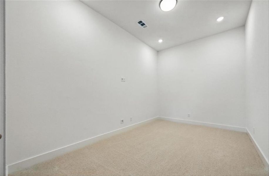 2131CharmingForgeRoadCANTA019 2131CharmingForgeRoadCANTA019