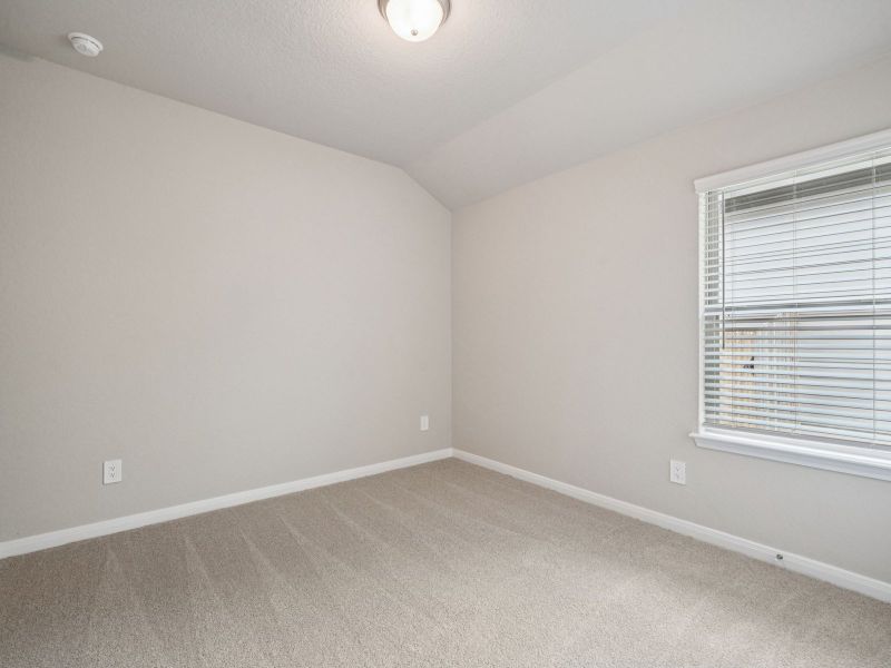 Spacious, unfurnished interior of a new home in Comanche Ridge, San Antonio (Image 19).