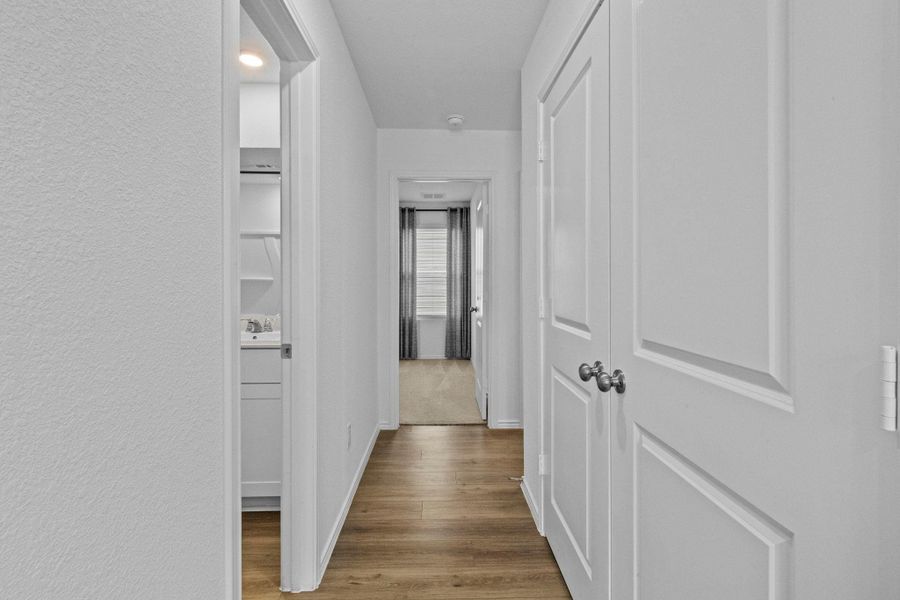 Spacious, unfurnished interior of a new home in Sunset Oaks, San Marcos (Image 13).