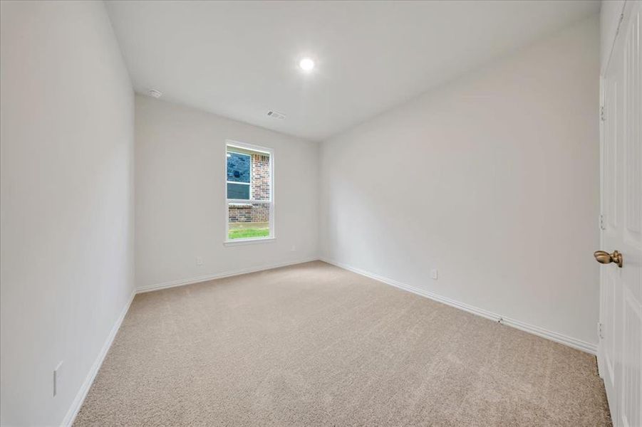Spacious, unfurnished interior of a new home in Liberty Pointe, Gainesville (Image 25).