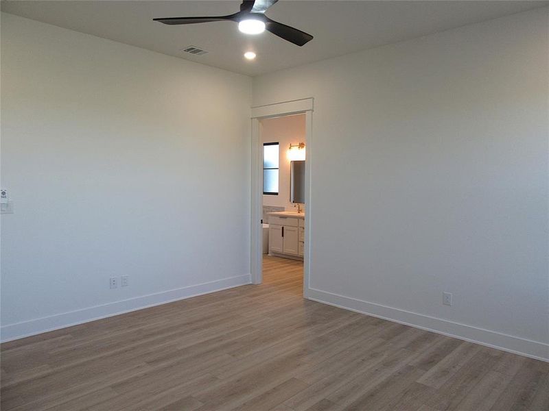 Spacious, unfurnished interior of a new home in , Crawford (Image 21).