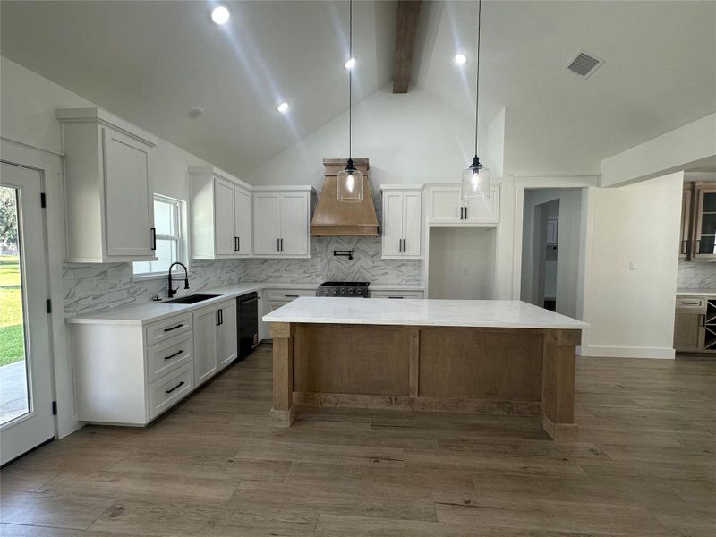 Kitchen/Island