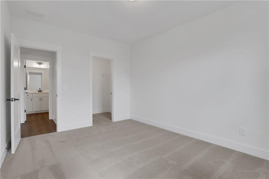 Spacious, unfurnished interior of a new home in Twin Lakes, Hoschton (Image 38). Spacious, unfurnished interior of a new home in Twin Lakes, Hoschton (Image 38).
