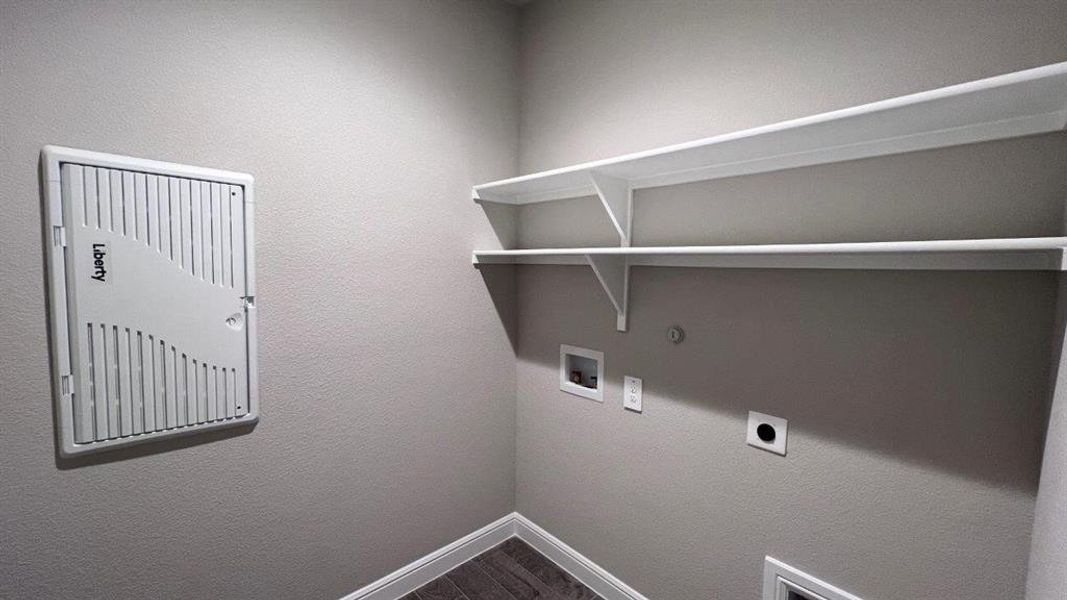 Spacious, unfurnished interior of a new home in Bluestem, Rhome (Image 20).