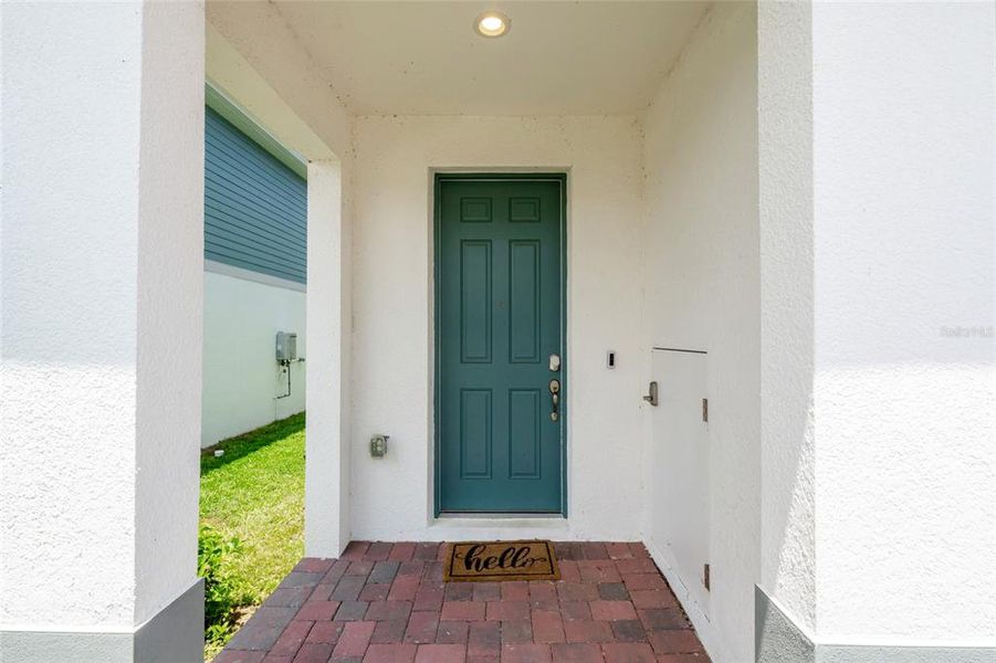 Exterior details and patio area of a home in , Howey-in-the-Hills (Image 3).