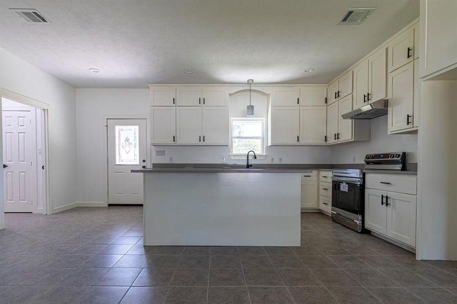 Image 18 of a home in . Image 18 of a home in .