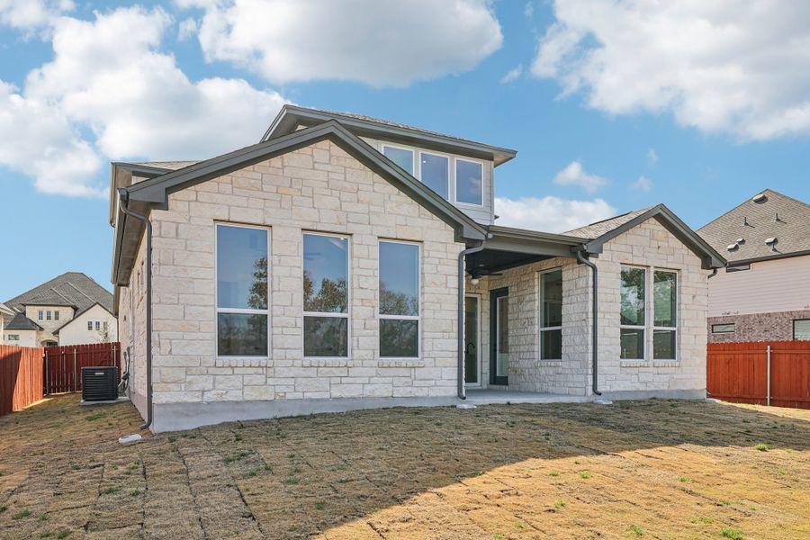 44 web or mls Robin Trail S1302 044