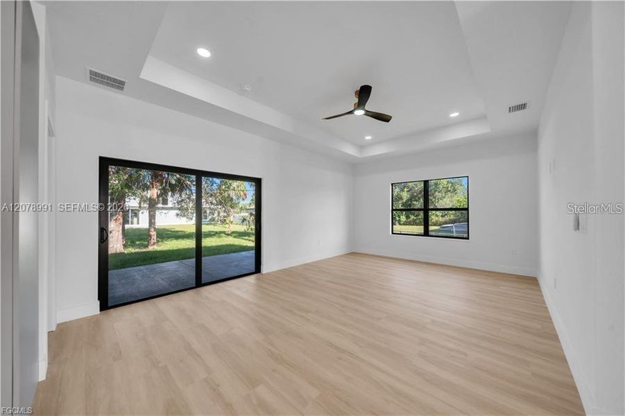 Spacious, unfurnished interior of a new home in , North Port (Image 30).