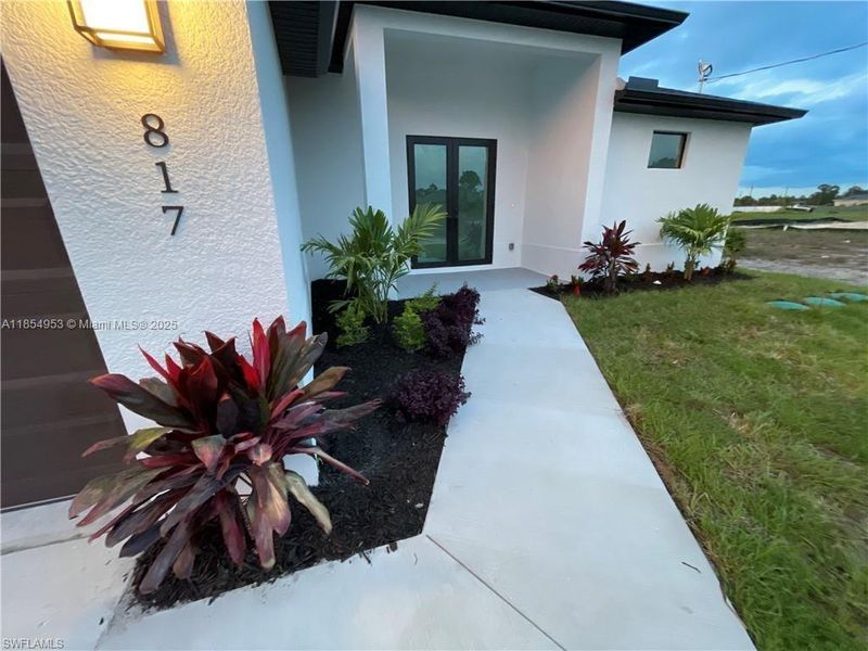 Exterior details and patio area of a home in , Lehigh Acres (Image 4).