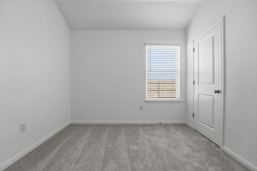 Spacious, unfurnished interior of a new home in Longview, Del Valle (Image 18).