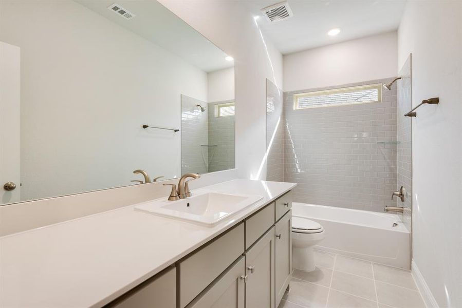 Furnished interior view inside a new home in Bayside, Rowlett (Image 10). Furnished interior view inside a new home in Bayside, Rowlett (Image 10).